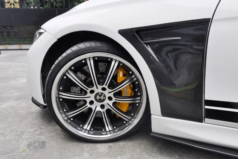 BMW 3 Series F30/F35 CMST M4-style conversion (front fenders + lips)