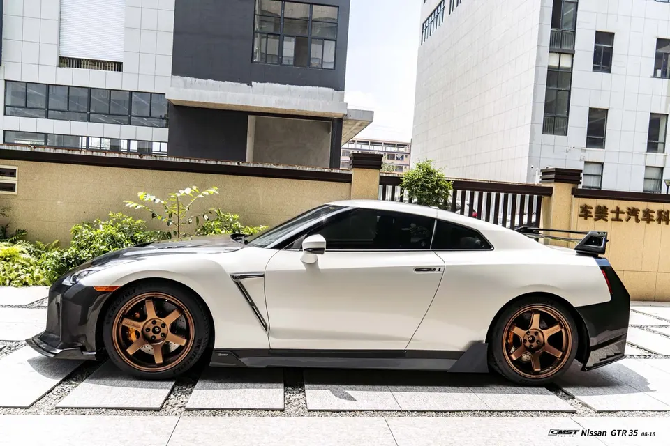 Nissan GT-R R35 CMST LA Style Kit